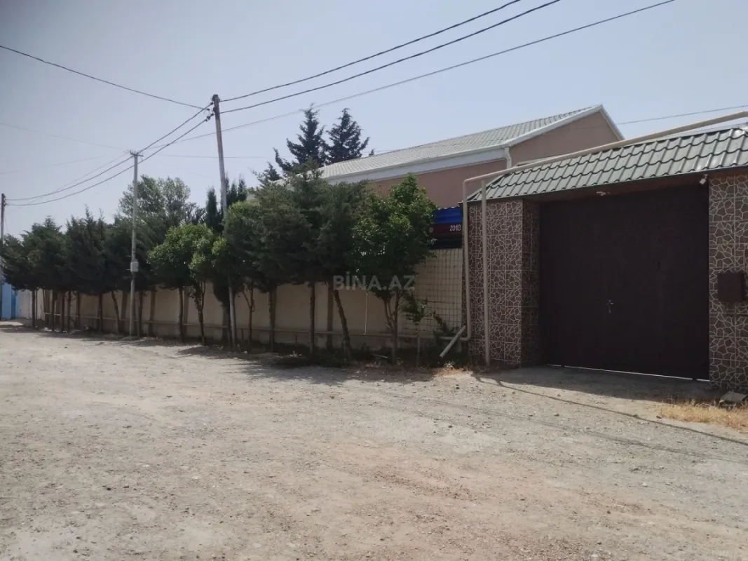 Satılır 9 otaqlı həyət evi 700 m²