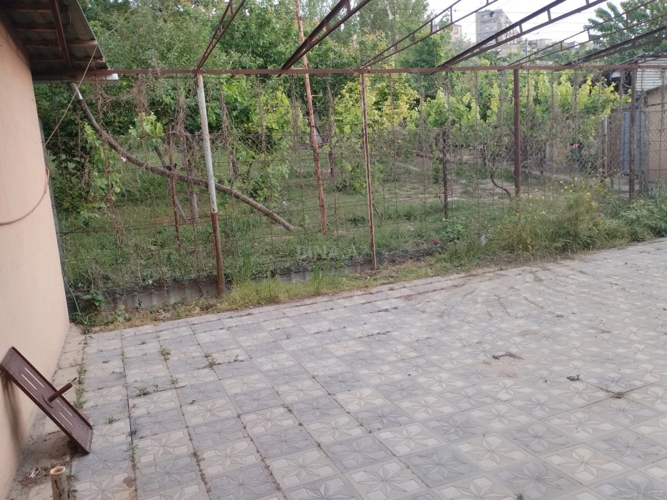 Satılır 9 otaqlı həyət evi 700 m²