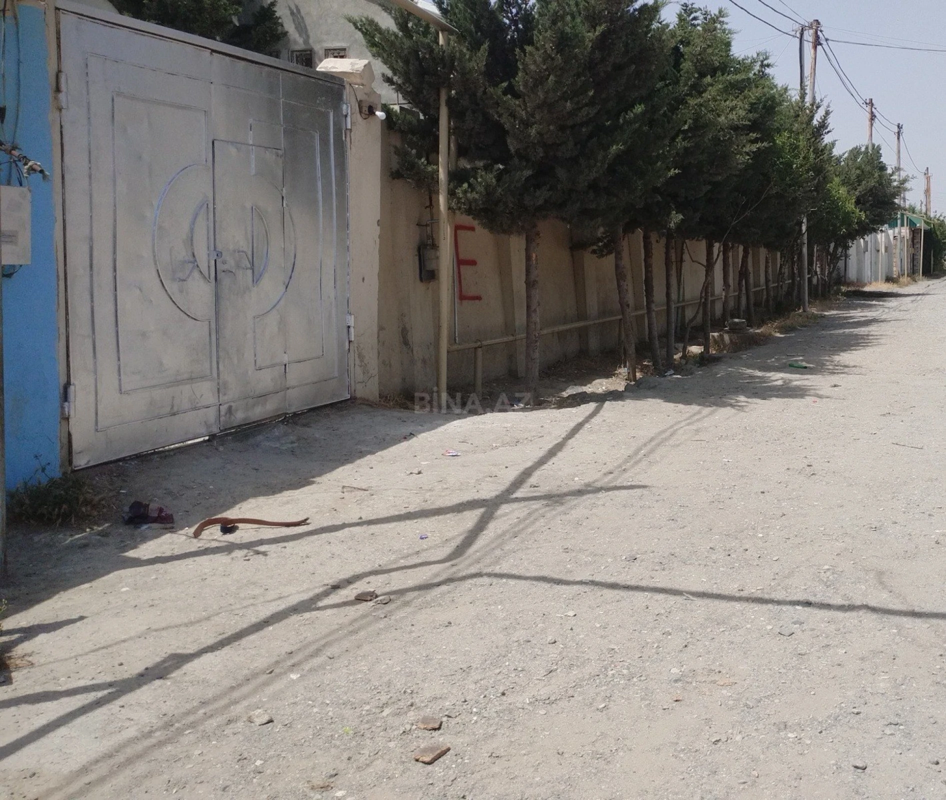 Satılır 9 otaqlı həyət evi 700 m²