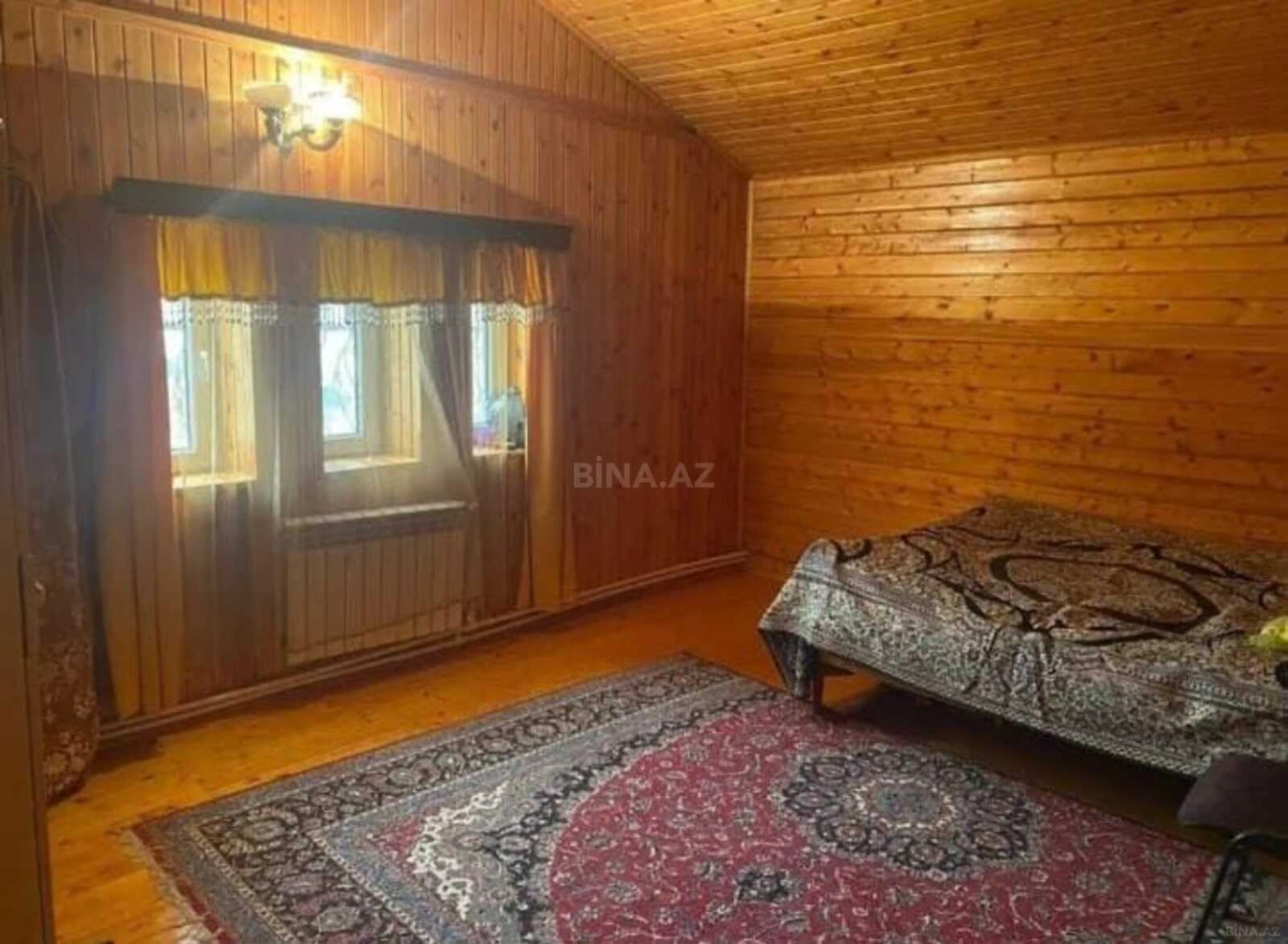Satılır 9 otaqlı həyət evi 700 m²