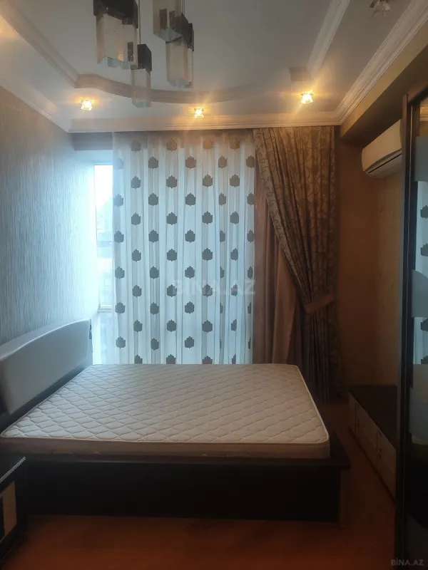 Kirayə verilir 3 otaqlı mənzil 135 m²