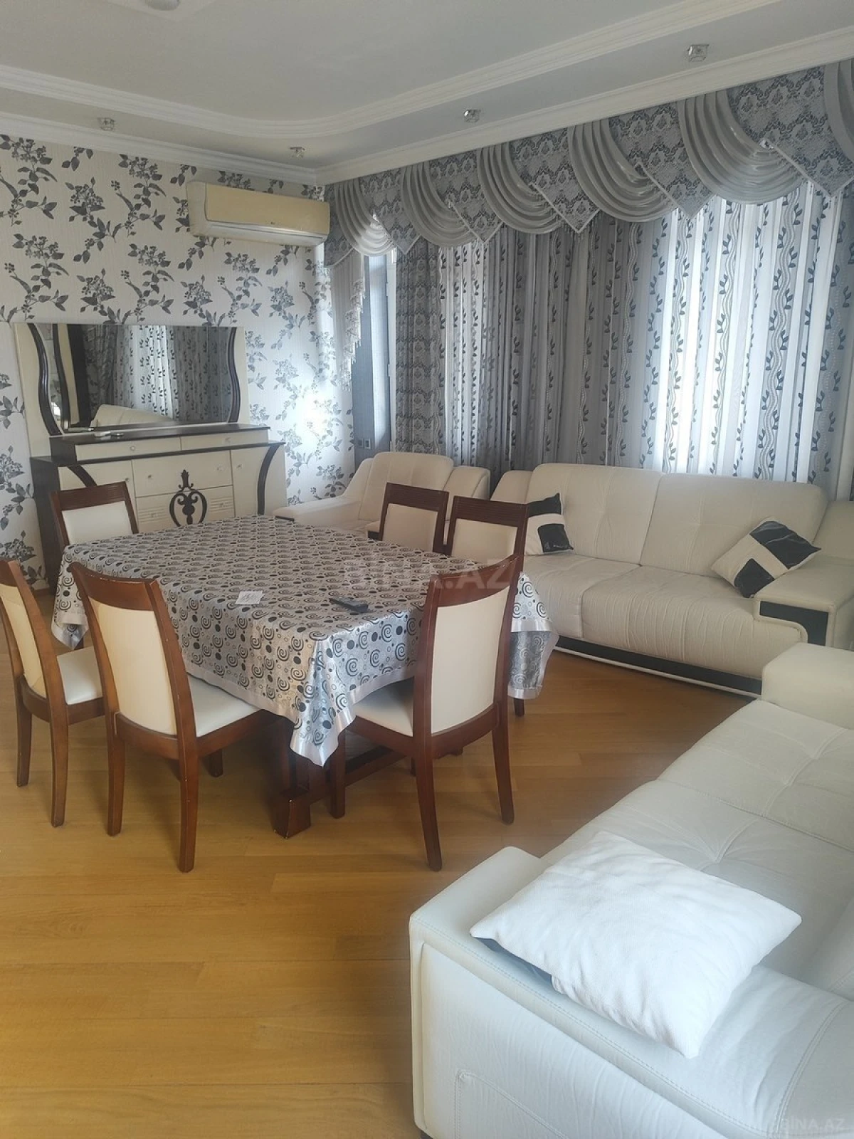 Kirayə verilir 3 otaqlı mənzil 135 m²