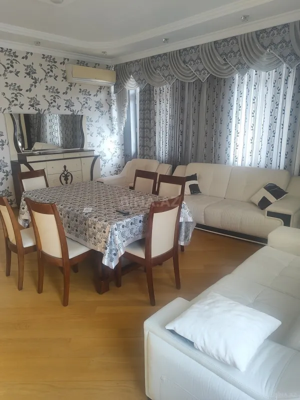 Kirayə verilir 3 otaqlı mənzil 135 m²