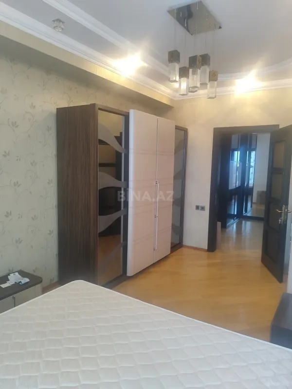 Kirayə verilir 3 otaqlı mənzil 135 m²