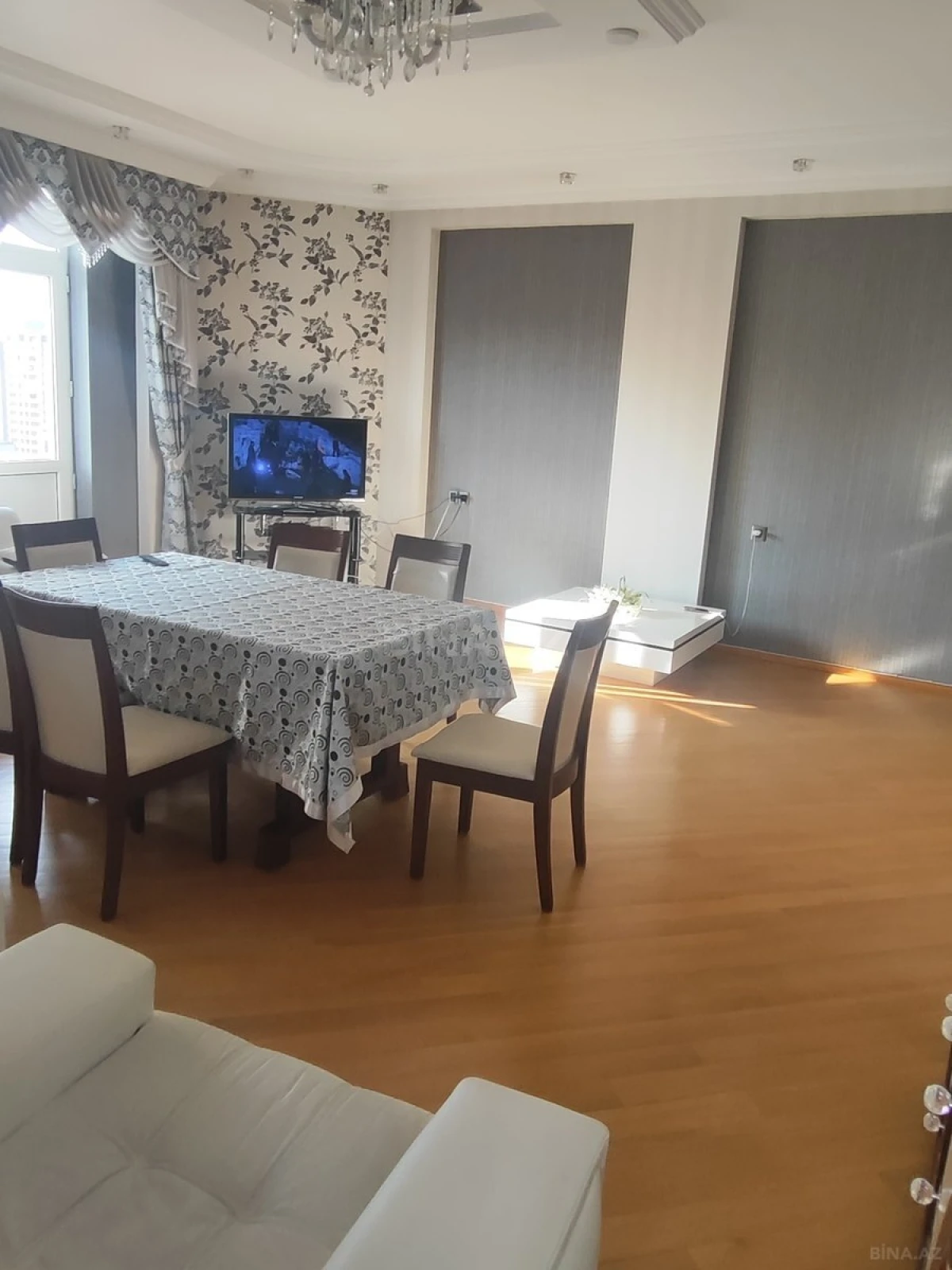 Kirayə verilir 3 otaqlı mənzil 135 m²