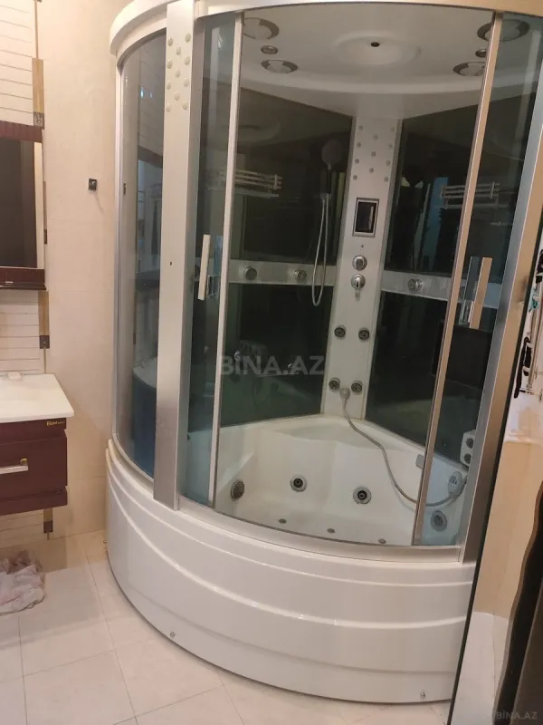 Kirayə verilir 3 otaqlı mənzil 135 m²