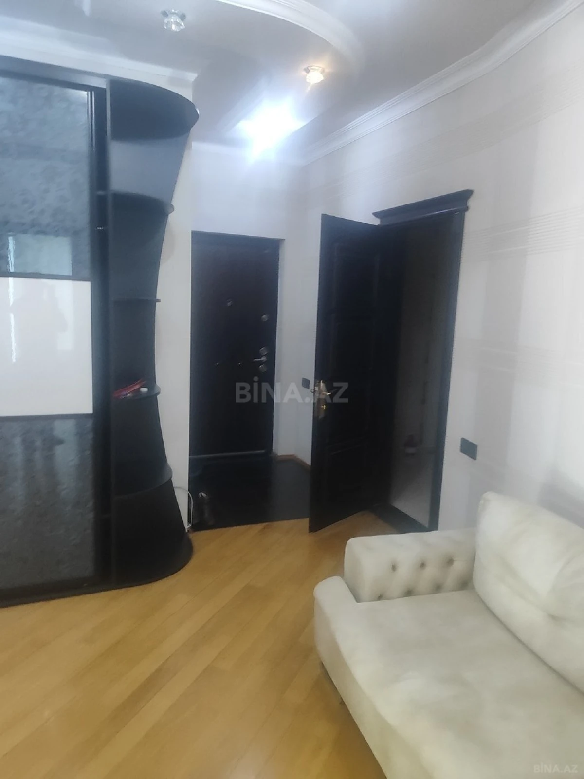 Kirayə verilir 3 otaqlı mənzil 135 m²