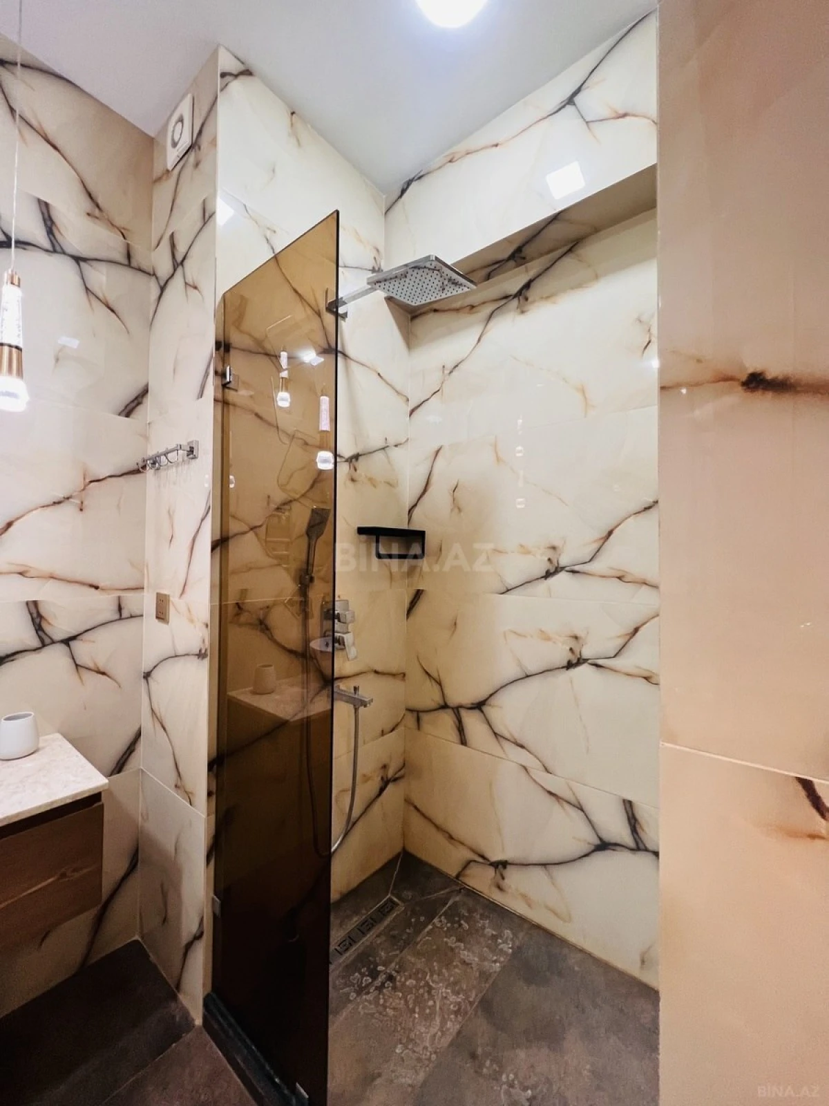 Kirayə verilir 2 otaqlı mənzil 65 m²