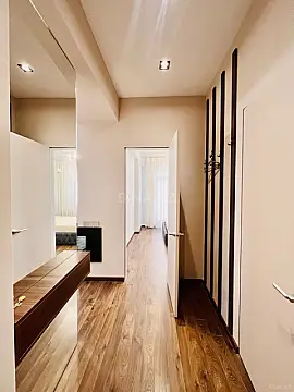 Kirayə verilir 2 otaqlı mənzil 65 m²
