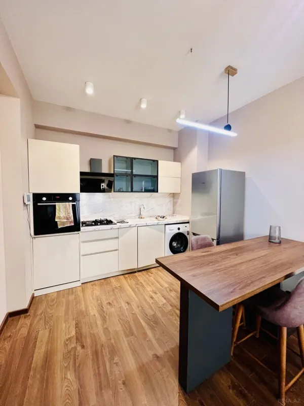 Kirayə verilir 2 otaqlı mənzil 65 m²