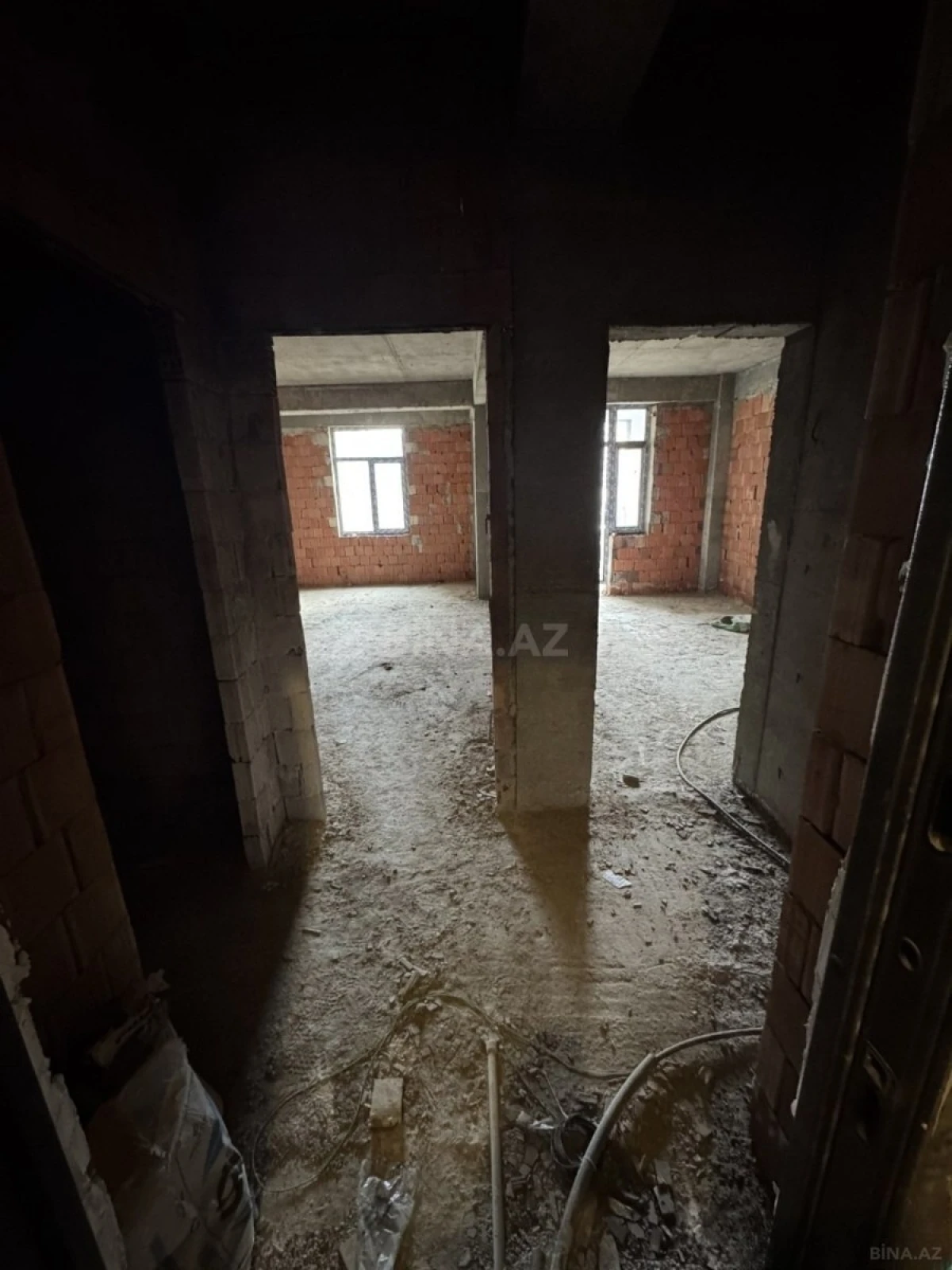 Satılır 2 otaqlı mənzil 76.6 m²