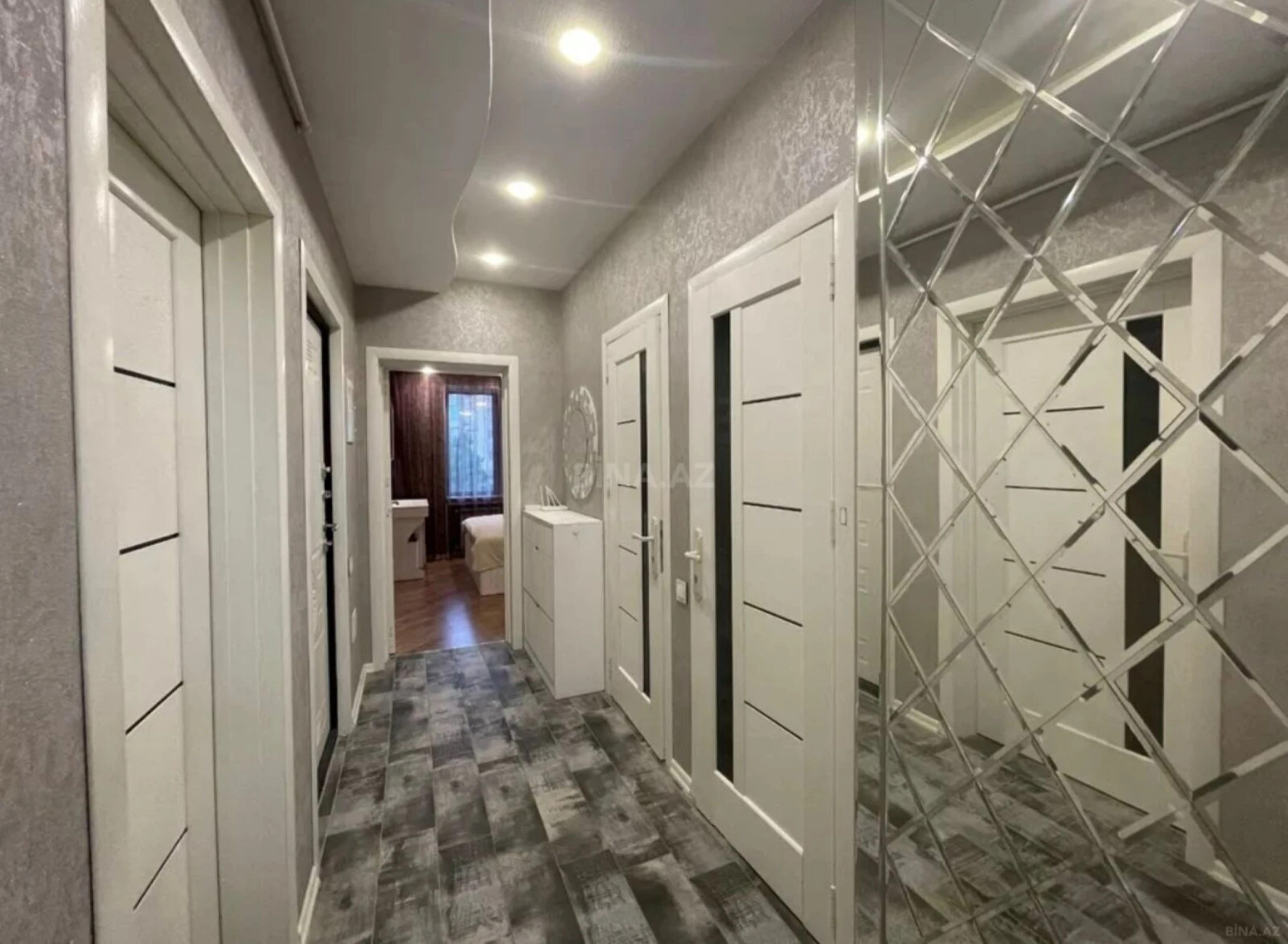 Kirayə verilir 2 otaqlı mənzil 75 m²