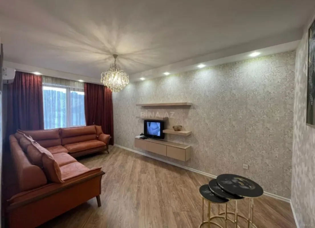 Kirayə verilir 2 otaqlı mənzil 75 m²