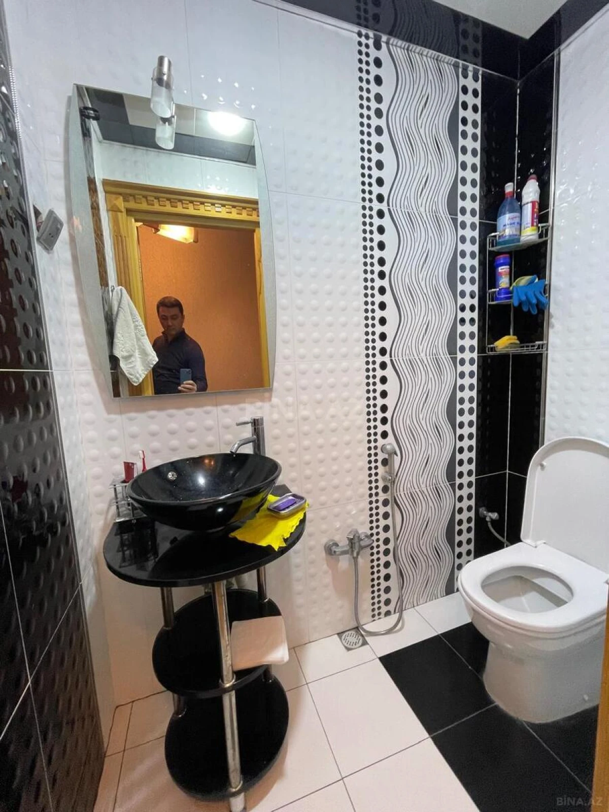 Satılır 4 otaqlı mənzil 186 m²