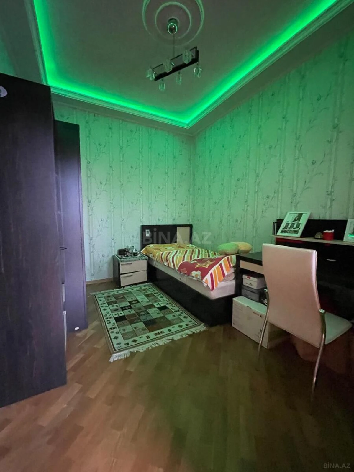 Satılır 4 otaqlı mənzil 186 m²