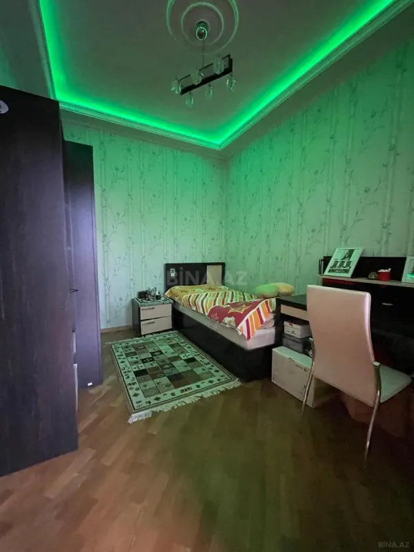 Satılır 4 otaqlı mənzil 186 m²