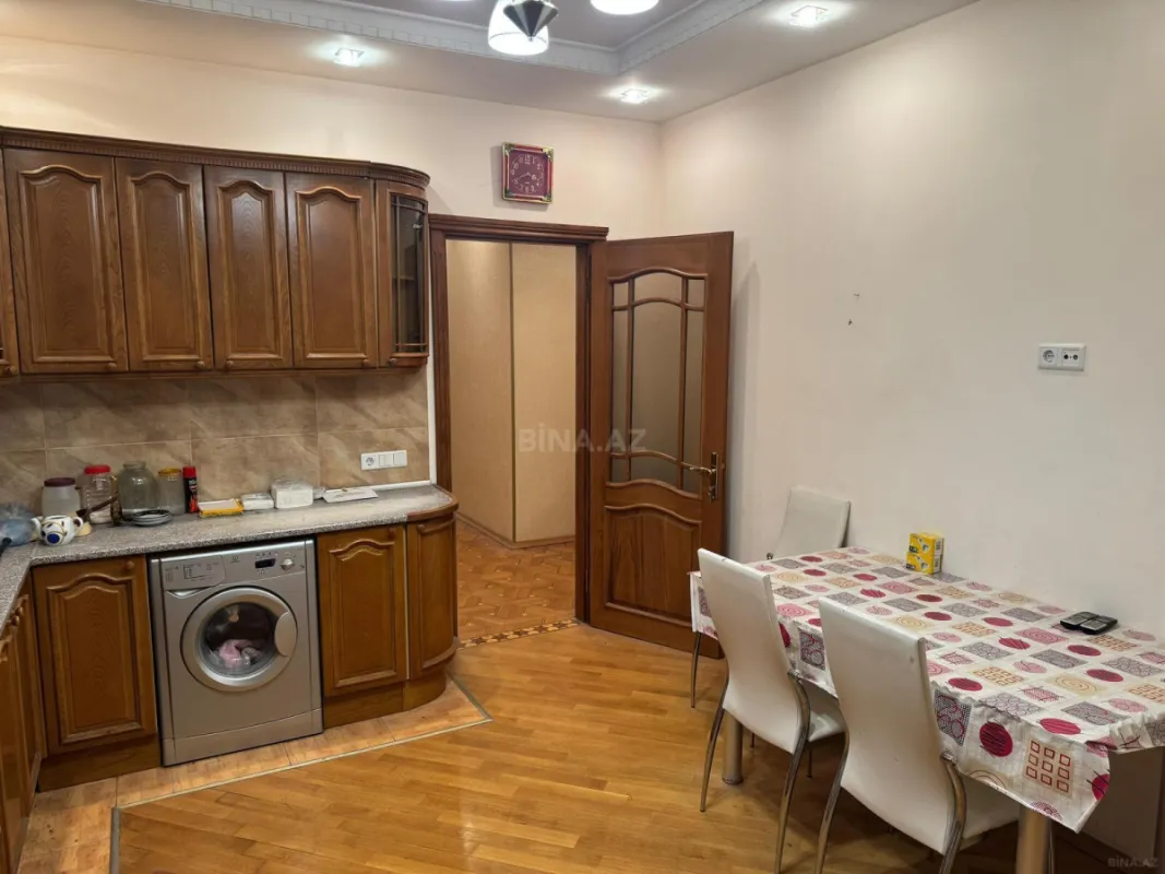 Kirayə verilir 3 otaqlı mənzil 145 m²