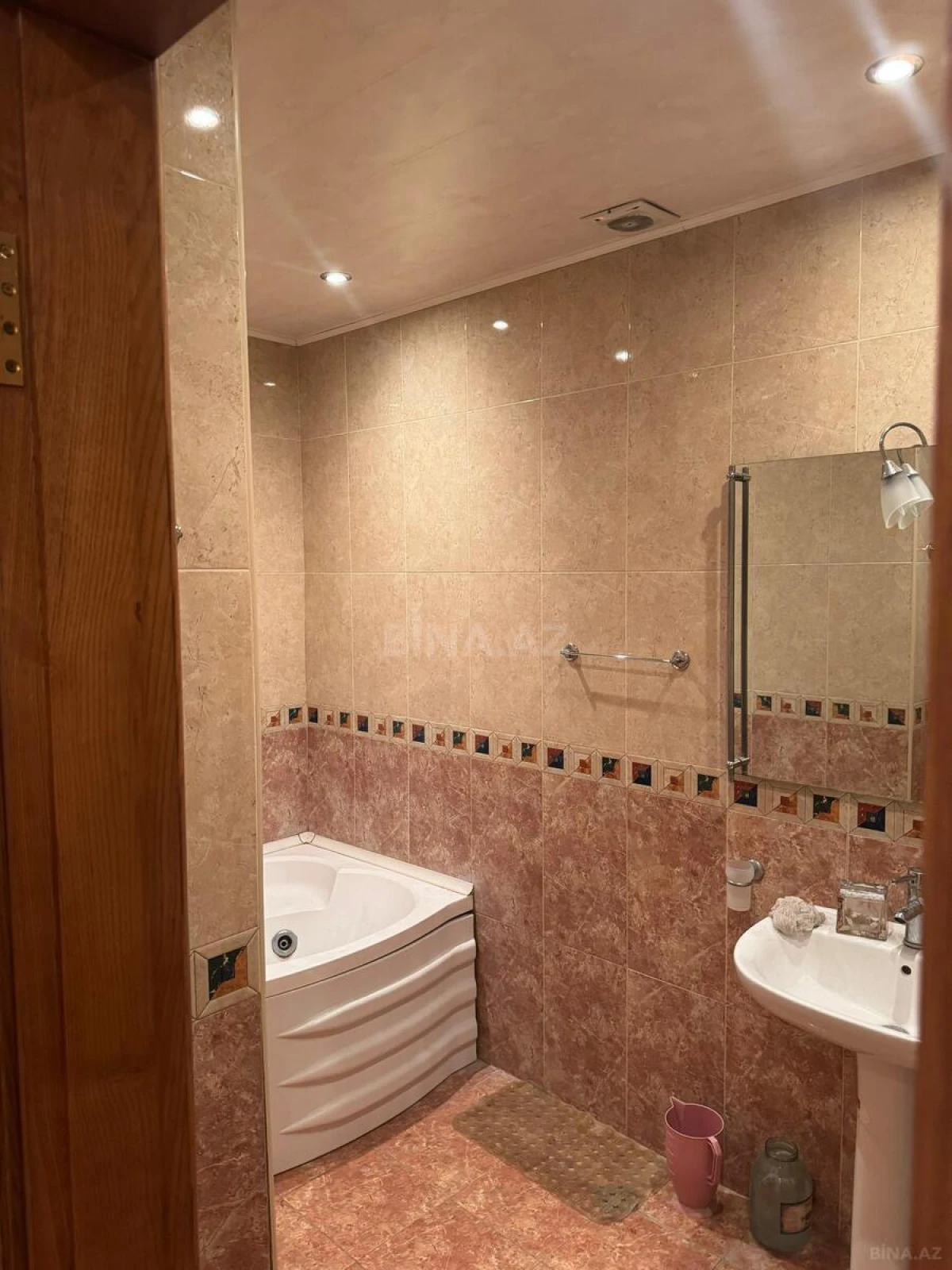 Kirayə verilir 3 otaqlı mənzil 145 m²