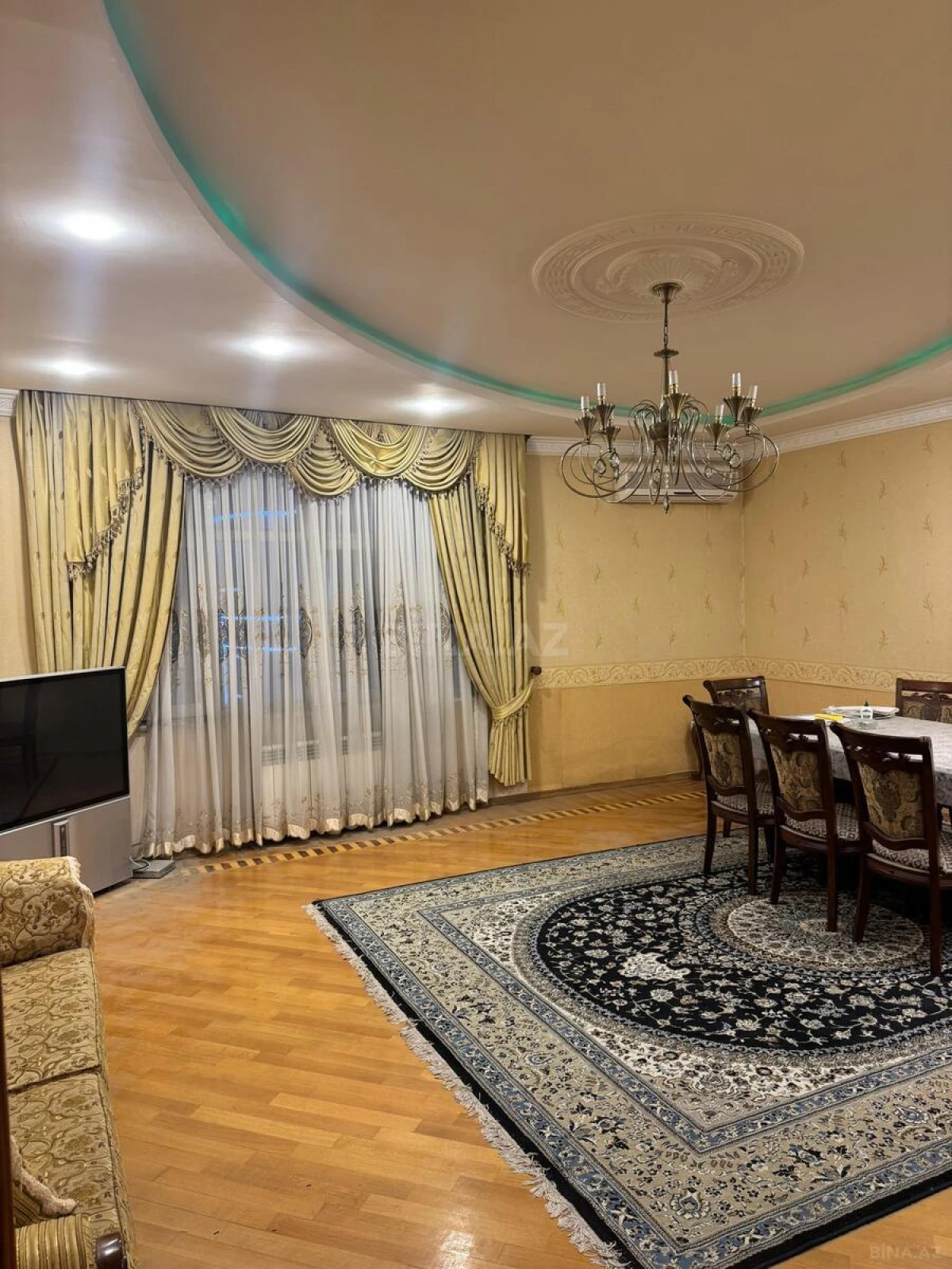 Kirayə verilir 3 otaqlı mənzil 145 m²