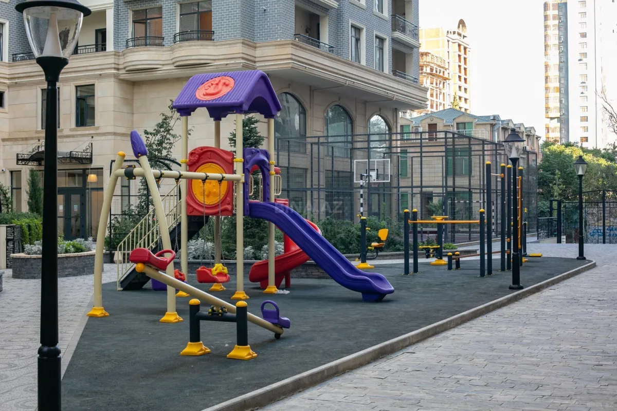 Kirayə verilir 2 otaqlı mənzil 100 m²