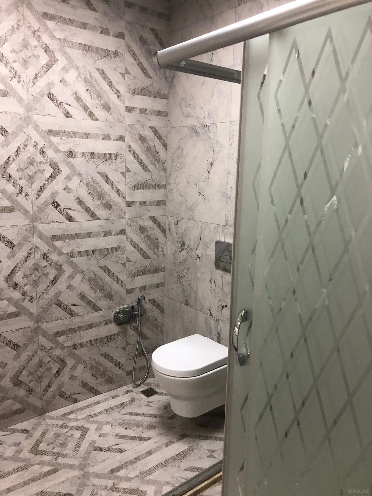 Kirayə verilir 2 otaqlı mənzil 100 m²