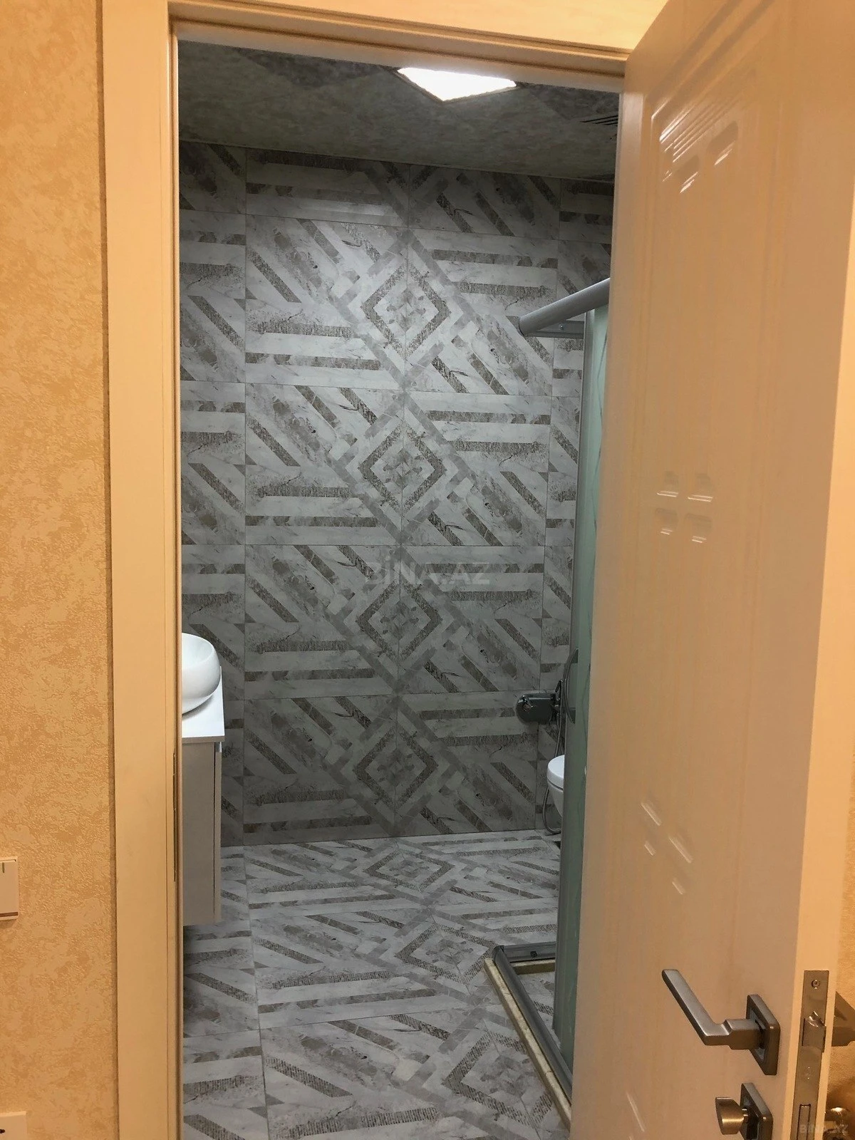 Kirayə verilir 2 otaqlı mənzil 100 m²