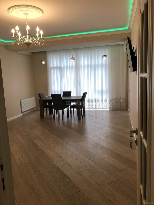 Kirayə verilir 2 otaqlı mənzil 100 m²