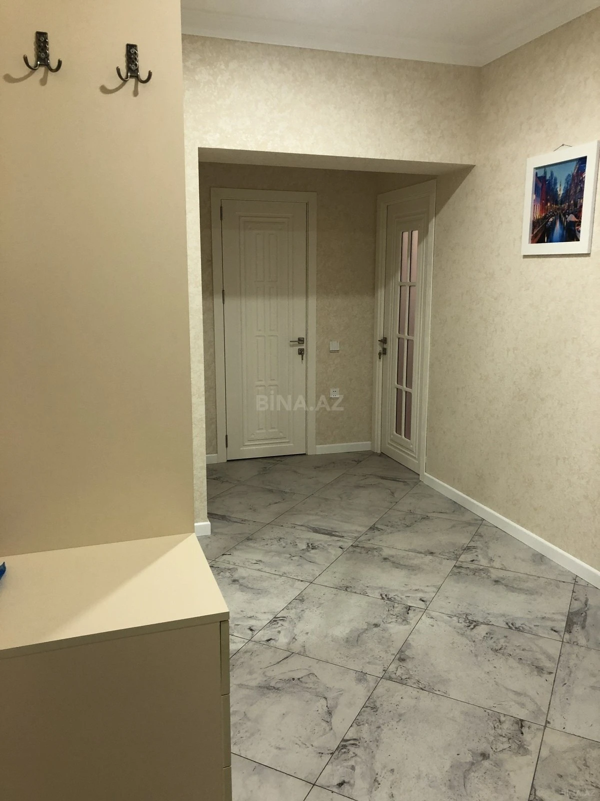 Kirayə verilir 2 otaqlı mənzil 100 m²