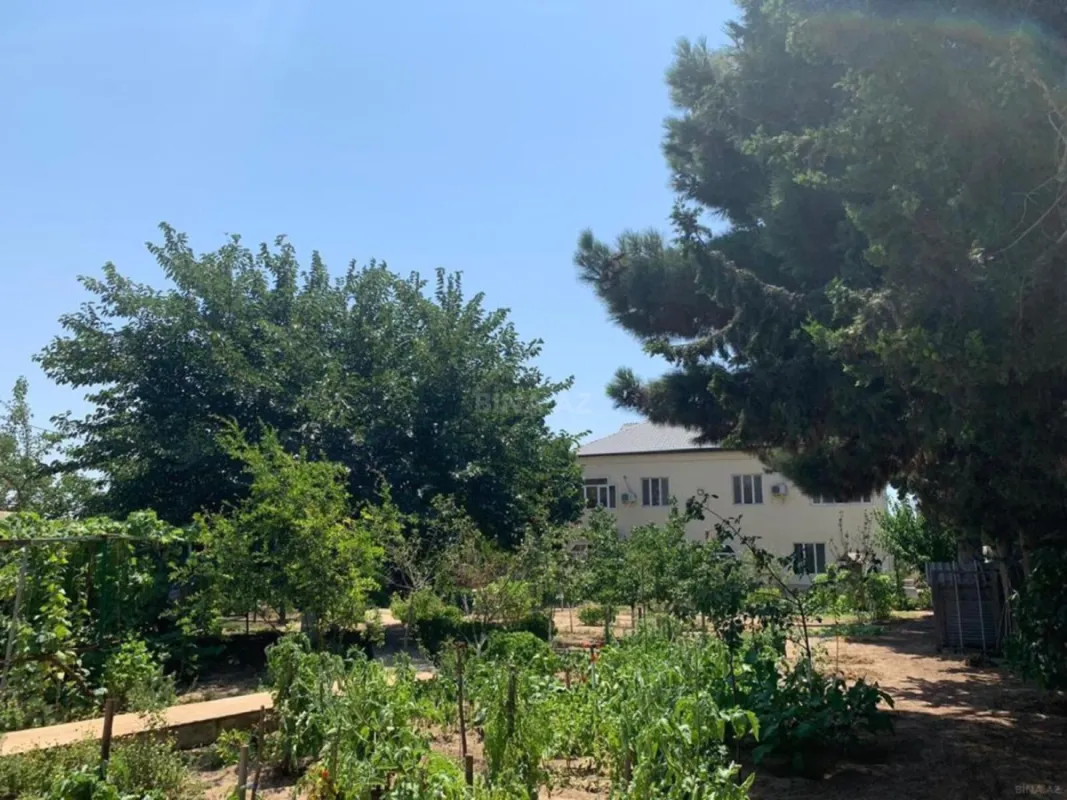 Satılır 6 otaqlı həyət evi 360 m²