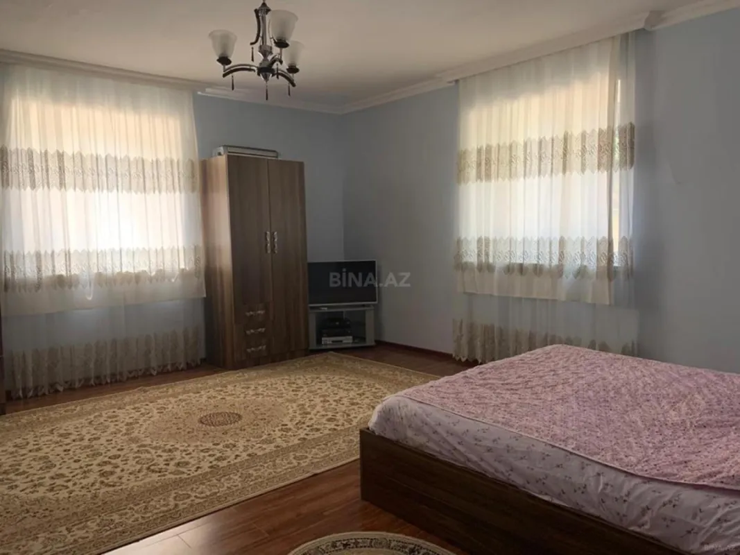 Satılır 6 otaqlı həyət evi 360 m²