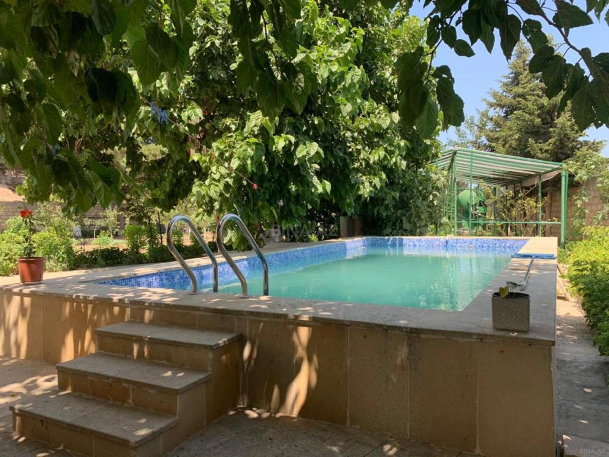 Satılır 6 otaqlı həyət evi 360 m²