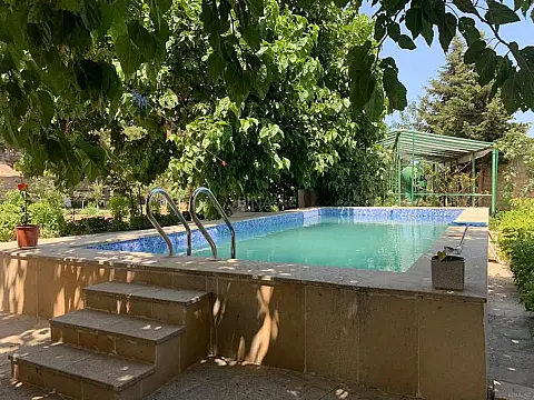 Satılır 6 otaqlı həyət evi 360 m²