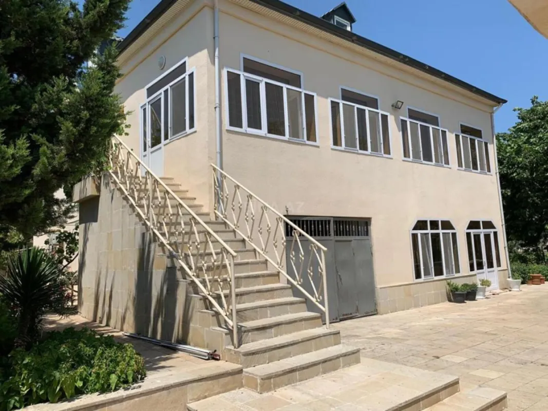 Satılır 6 otaqlı həyət evi 360 m²