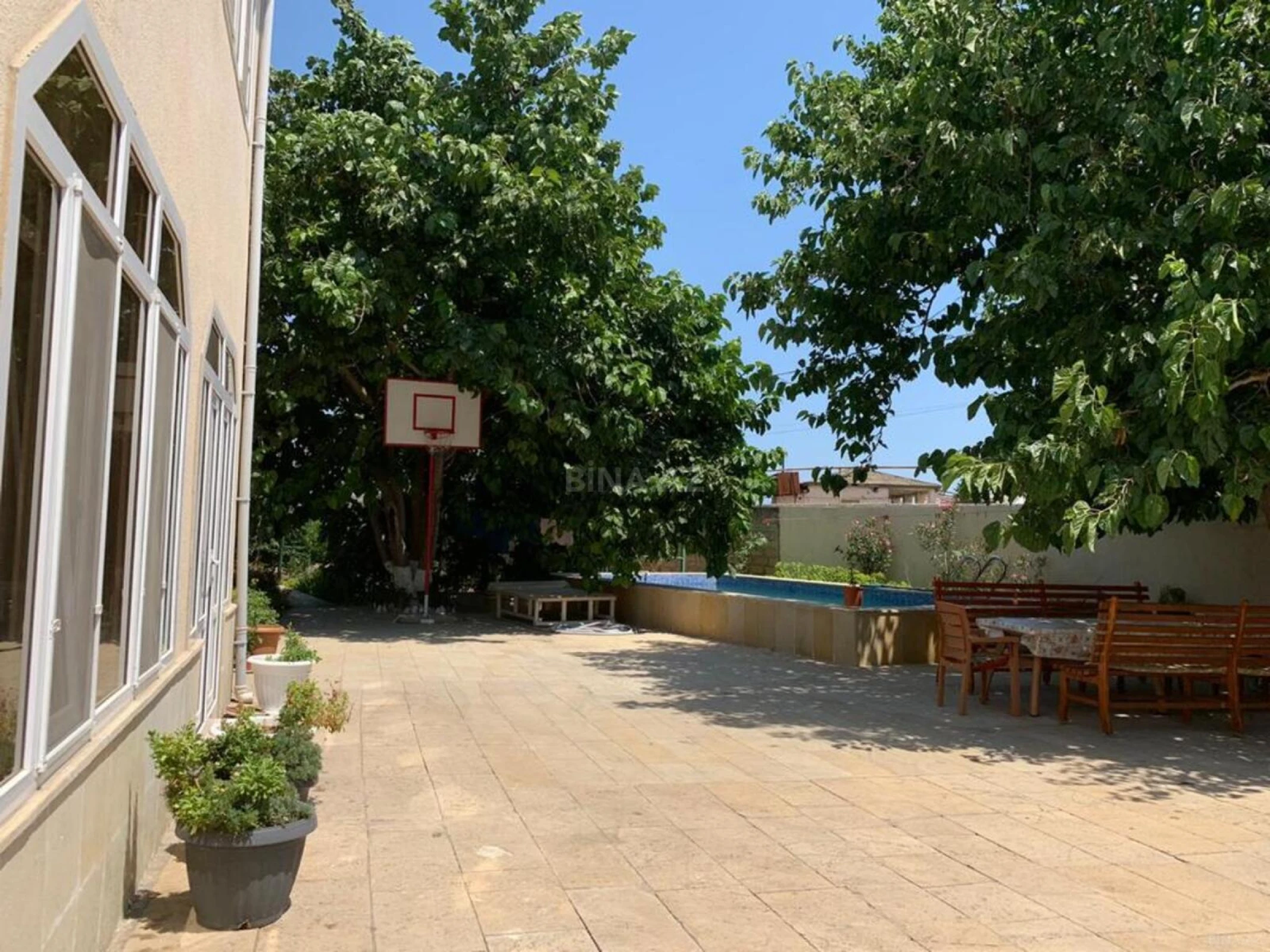 Satılır 6 otaqlı həyət evi 360 m²