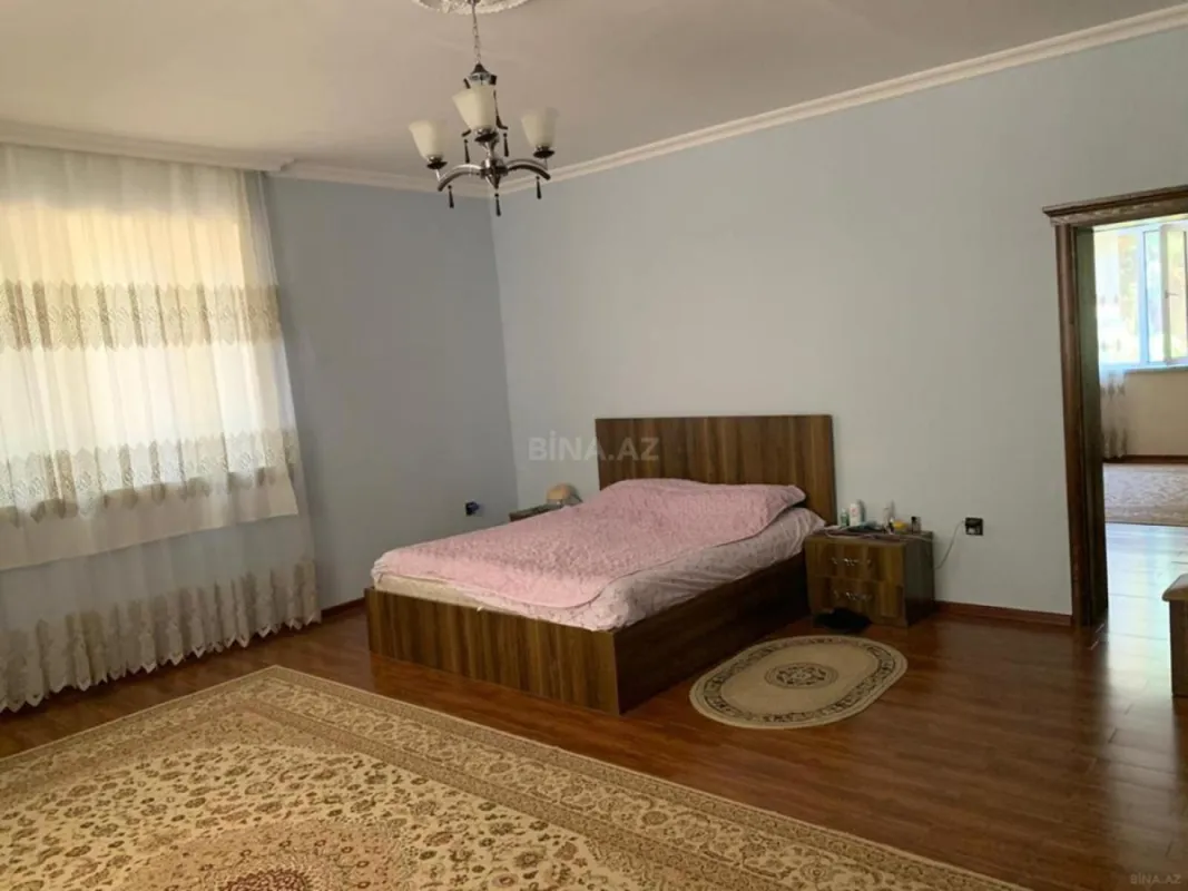 Satılır 6 otaqlı həyət evi 360 m²