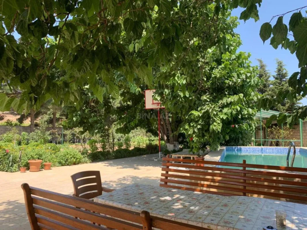 Satılır 6 otaqlı həyət evi 360 m²