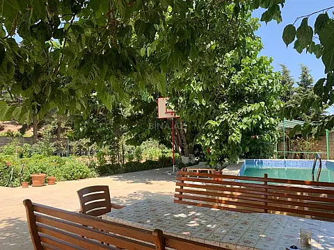 Satılır 6 otaqlı həyət evi 360 m²