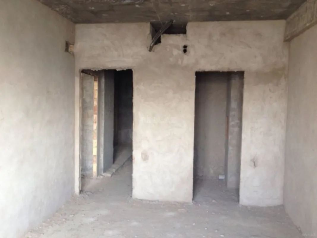 Satılır 4 otaqlı mənzil 200 m²