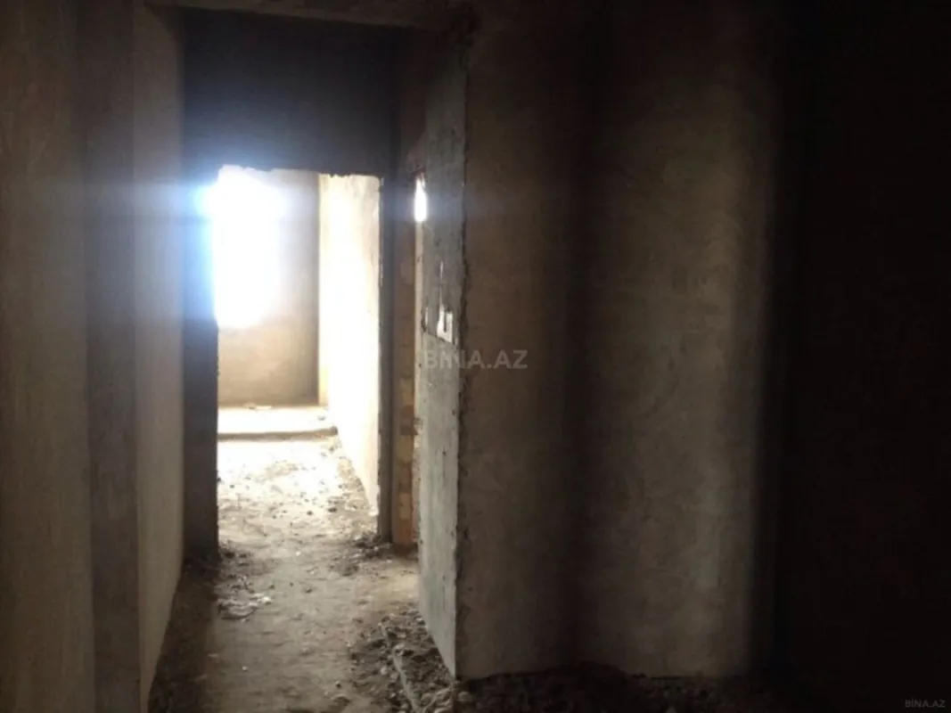 Satılır 4 otaqlı mənzil 200 m²