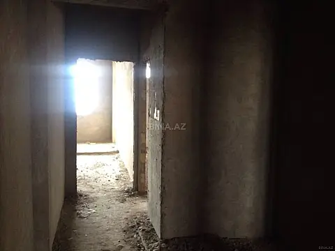 Satılır 4 otaqlı mənzil 200 m²