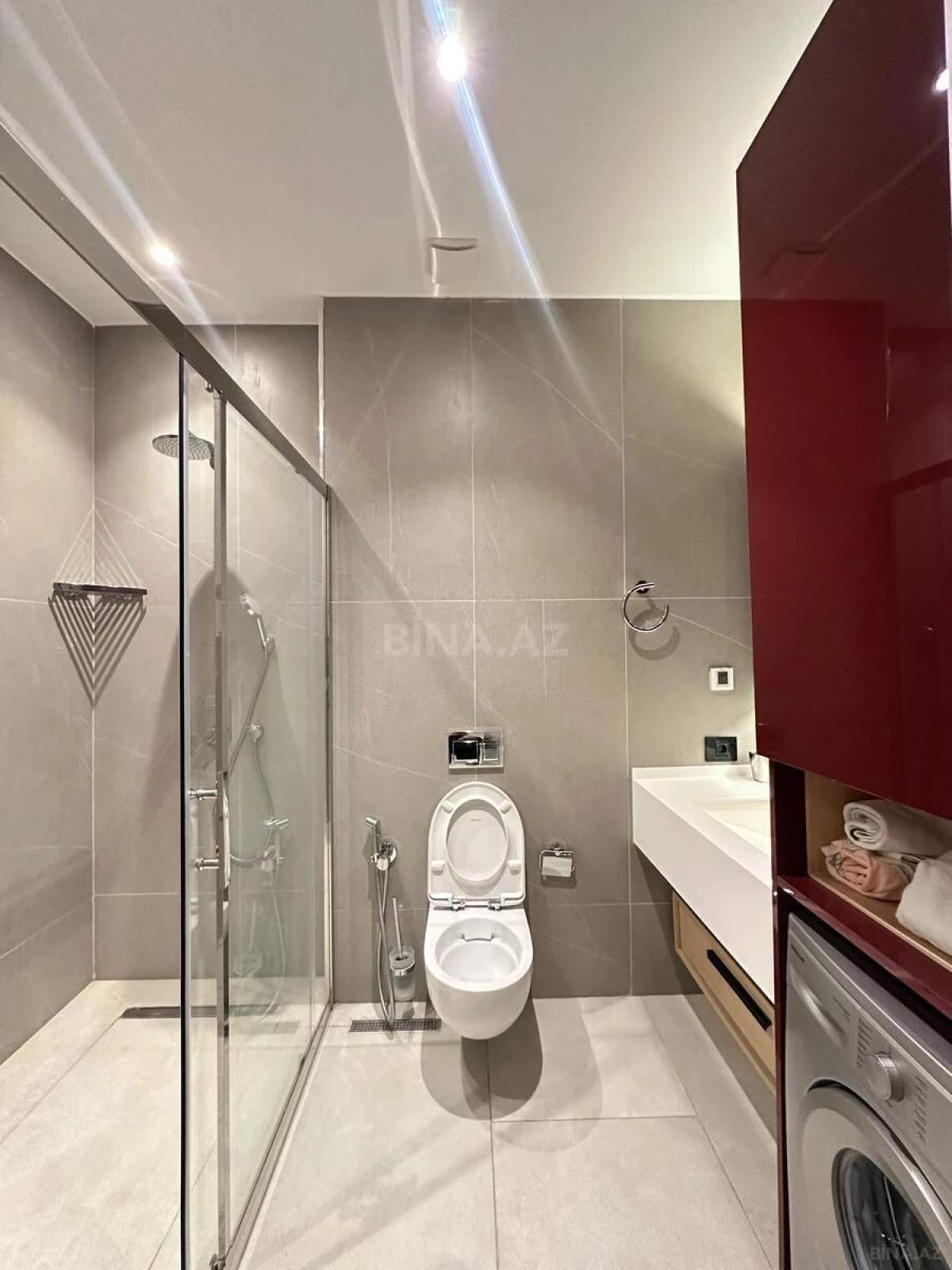Kirayə verilir 2 otaqlı mənzil 110 m²