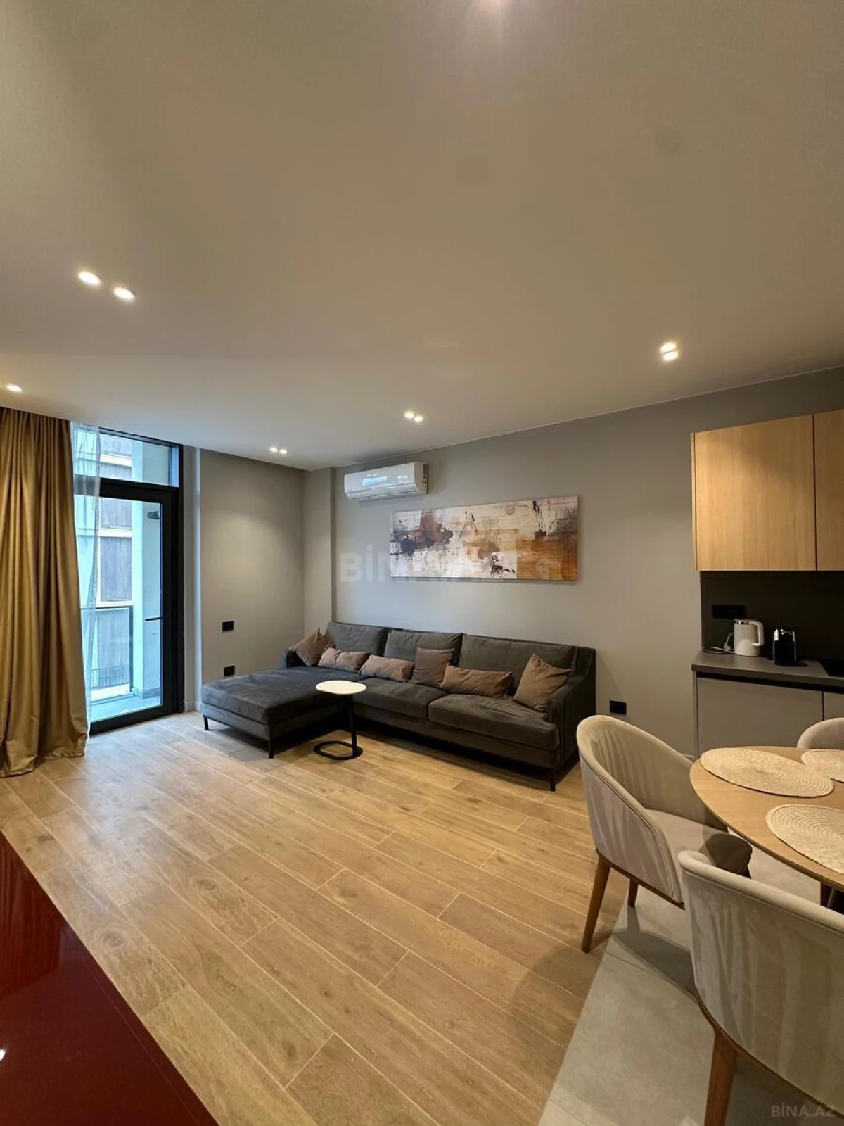 Kirayə verilir 2 otaqlı mənzil 110 m²