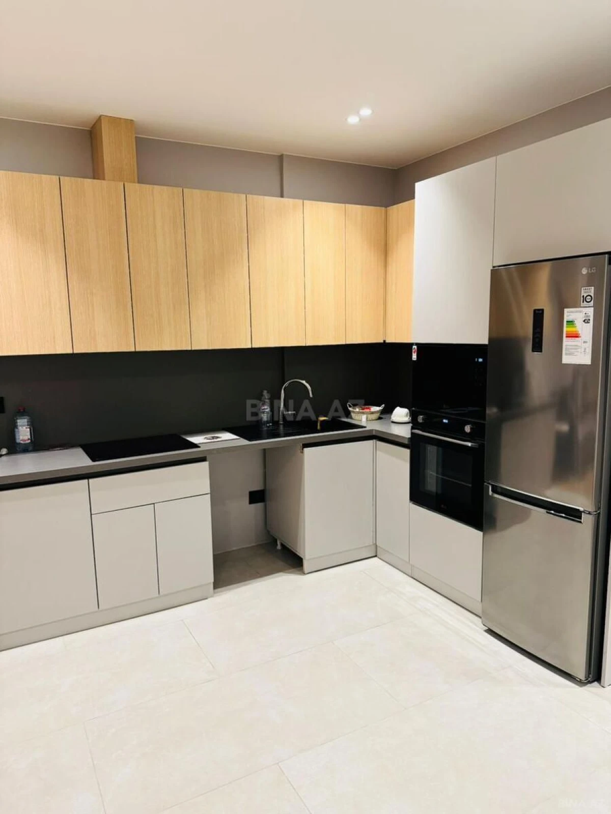 Kirayə verilir 2 otaqlı mənzil 110 m²