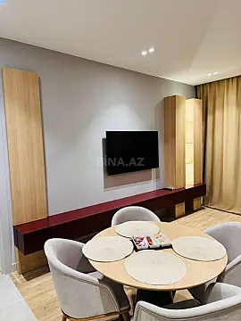 Kirayə verilir 2 otaqlı mənzil 110 m²