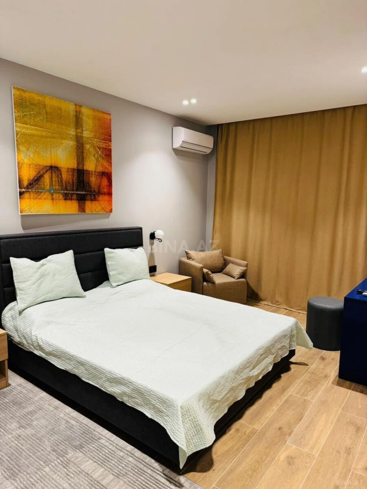 Kirayə verilir 2 otaqlı mənzil 110 m²