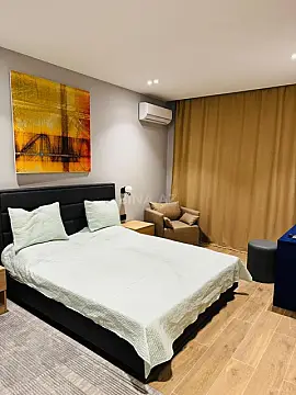 Kirayə verilir 2 otaqlı mənzil 110 m²