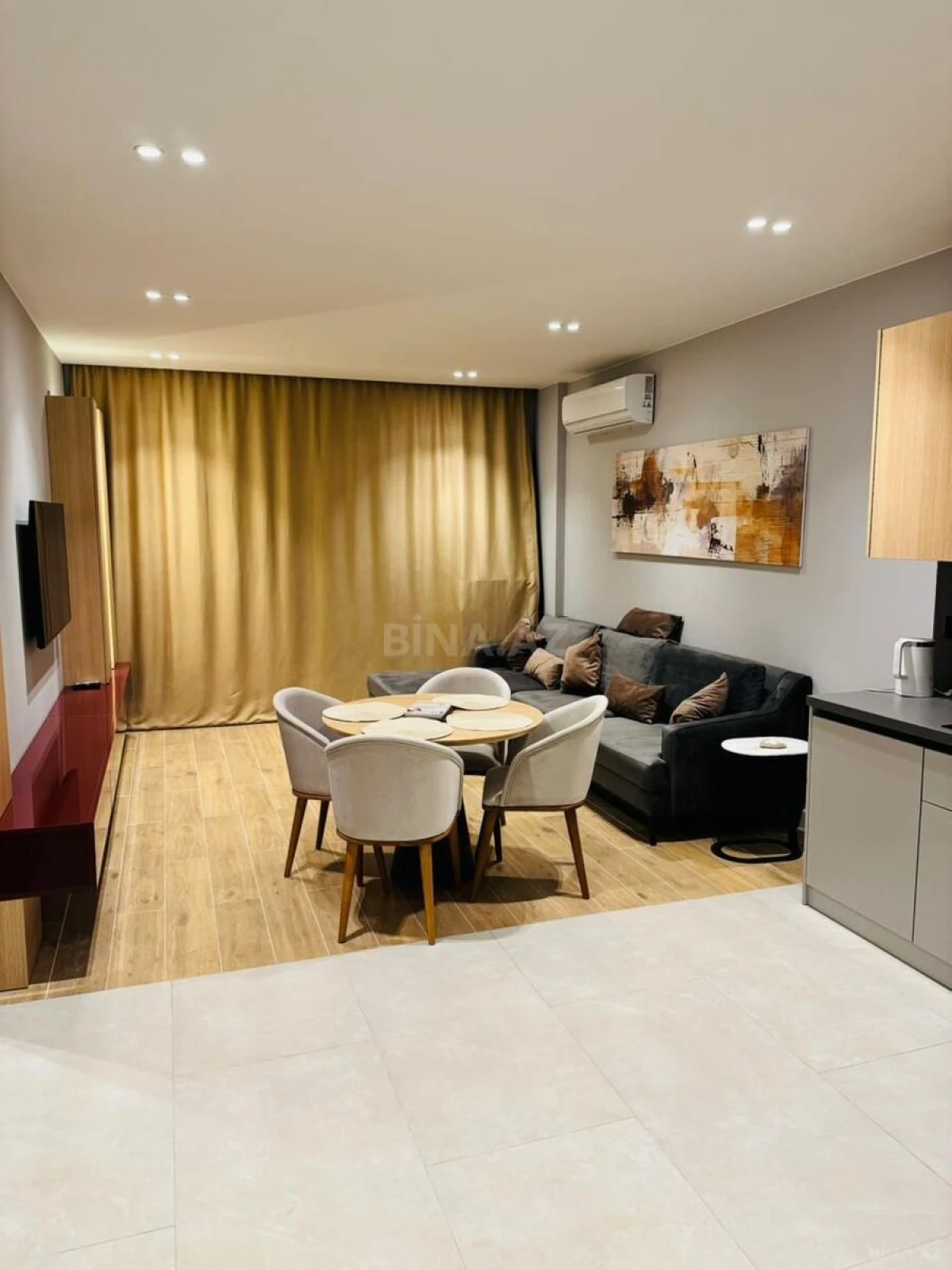 Kirayə verilir 2 otaqlı mənzil 110 m²