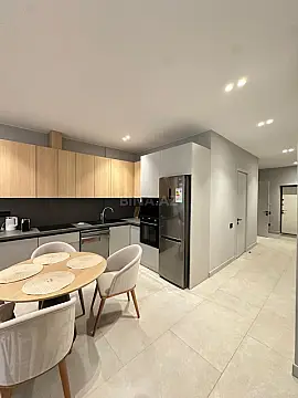 Kirayə verilir 2 otaqlı mənzil 110 m²