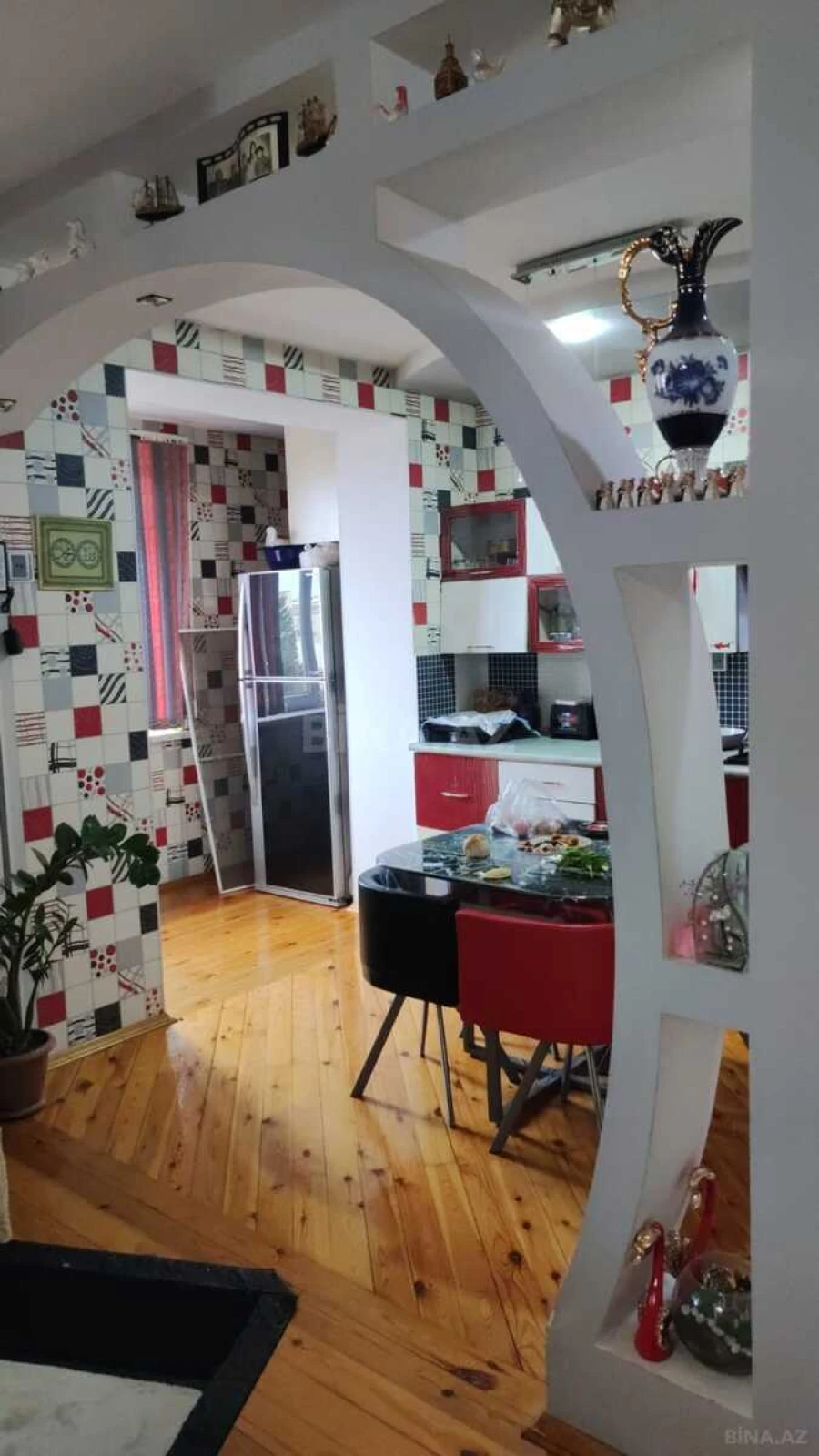 Satılır 4 otaqlı mənzil 100 m²
