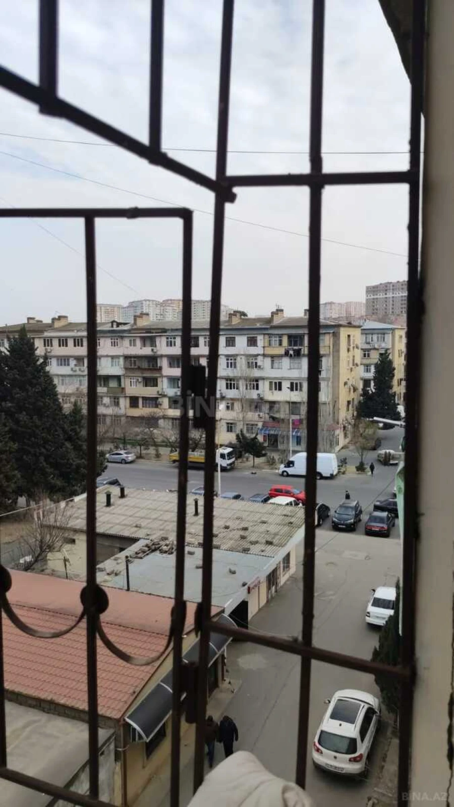 Satılır 4 otaqlı mənzil 100 m²
